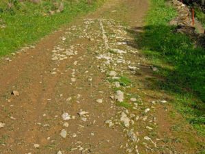 Restos de la calzada romana del sendero del cementerio